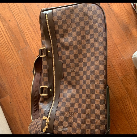 Louis Vuitton Luggage - Picture 2 of 9